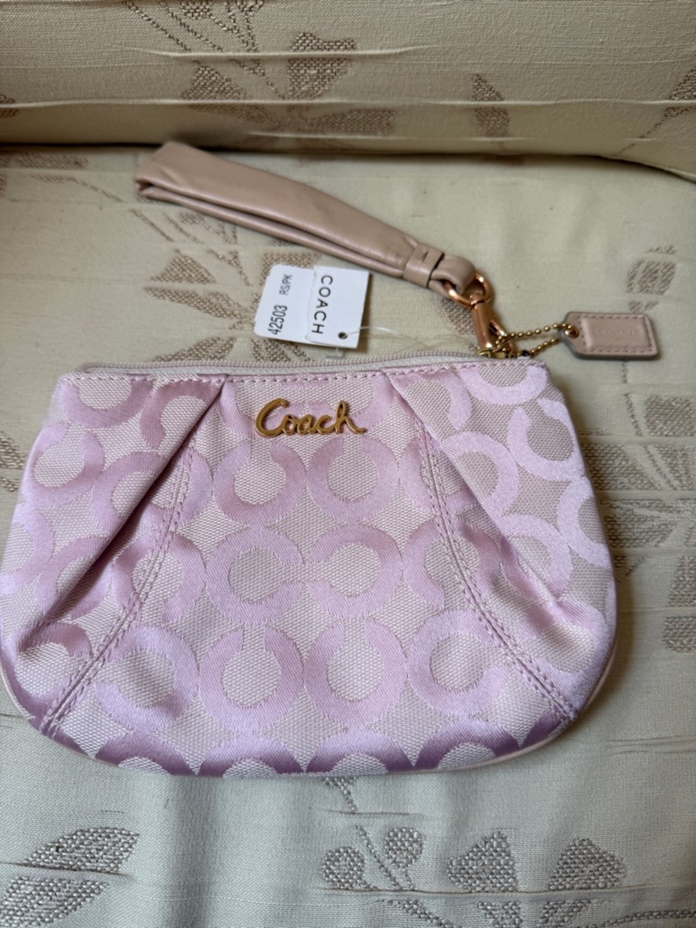 Nwt Coach Parker Light Pink Signature logo Wristlet with Rose Gold-Tone hardware